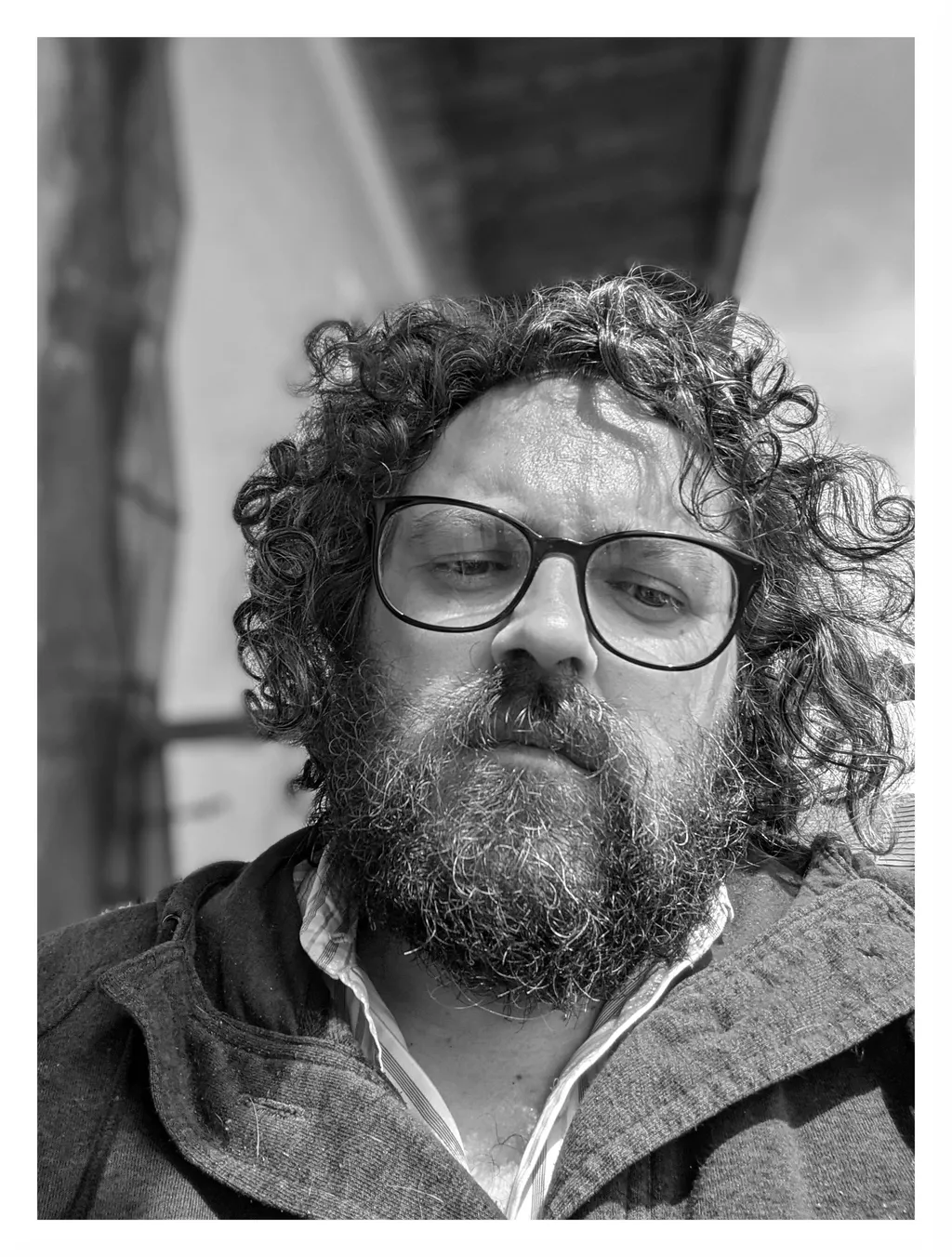 Aveam părul lung. Într-o zi însorită de depresie.