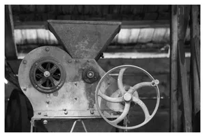 Masină de tocat vise. Tare ca fieru', ascuțită ca oțelu'