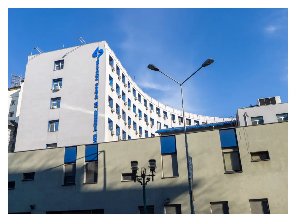 Treceam pe lângă spitalul Floreasca