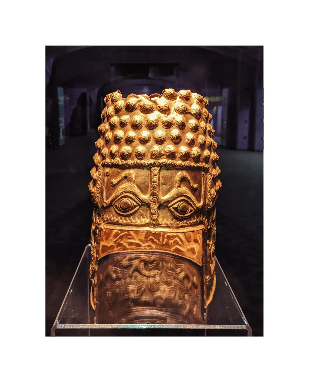 Pierdere. Coiful de la Coțofenești, pe vremea când era încă în Sala Tezaurului de la Muzeul de Istorie a României