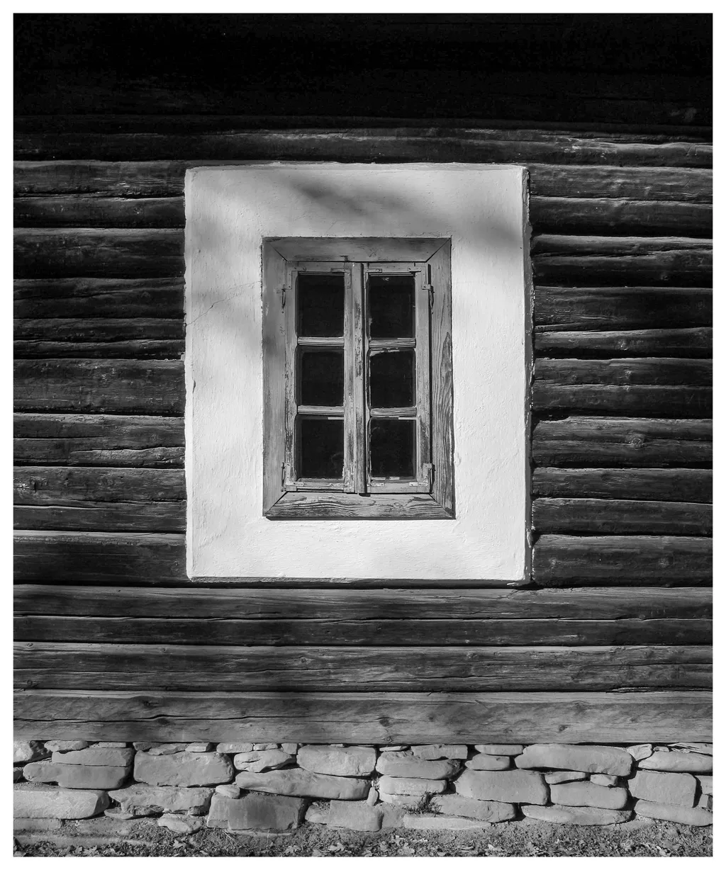 Materia. Lemn, sticlă, piatră.