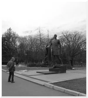 Garçon! Generalul de Gaulle la apel.