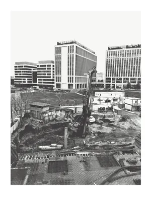 În lumea nouă bate vântul. Construcția unui bloc, în opoziție cu niște blocuri construite